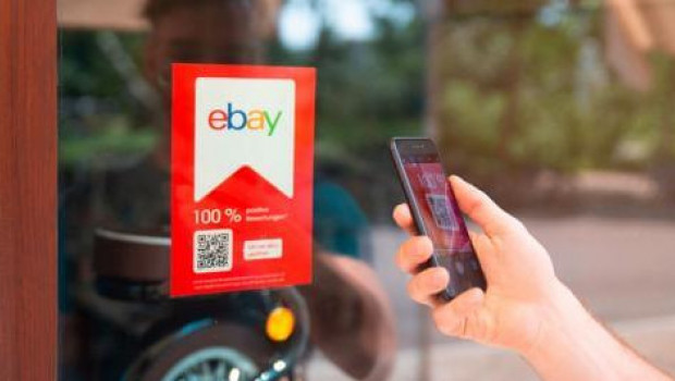 Der eBay Schaufenster-Aufkleber kann von teilnehmenden Händlern kostenlos unter shoplabel@ebay.de bestellt werden