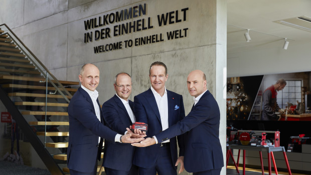 Die Vorstände der Einhell Germany AG (v.l.) Dr. Christoph Urban (CIO), Dr. Markus Thannhuber (CTO), Andreas Kroiss (CEO) und Jan Teichert (CFO) sind mit dem Jahresverlauf zufrieden.