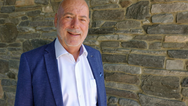 Der diesjährige DIY-Lifetime-Award wird an Ralf Meistes, Prokurist und Department Head „Dachser DIY-Logistics“, Köln, vergeben. Der diesjährige DIY-Lifetime-Award wird an Ralf Meistes, Prokurist und Department Head „Dachser DIY-Logistics“, Köln, vergeben.