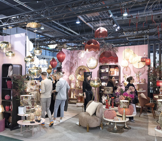 Die auf der Messe Ambiente gezeigten Lampen wirkten selbst wie Kunstobjekte. Die auf der Messe Ambiente gezeigten Lampen wirkten selbst wie Kunstobjekte.