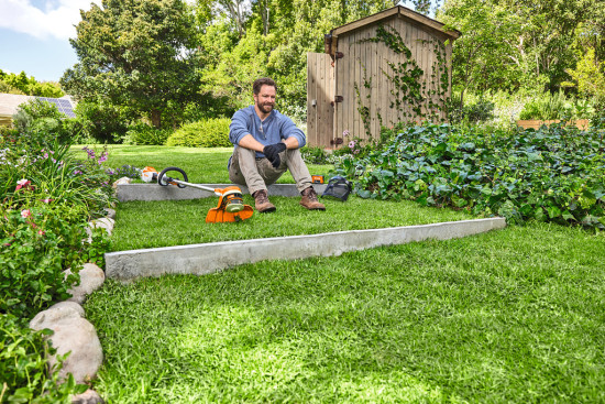 Motorbetriebene Geräte bieten eine Entlastung bei der Gartenarbeit, finden 80 Prozent der Deutschen. Motorbetriebene Geräte bieten eine Entlastung bei der Gartenarbeit, finden 80 Prozent der Deutschen.