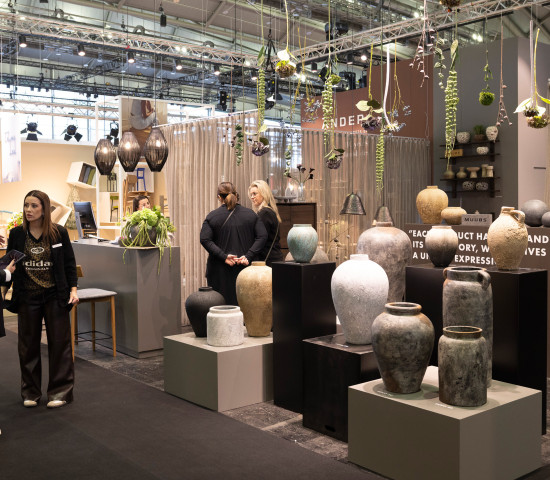 Haptische Designobjekte mit handwerklichem Anspruch fügen sich in zahlreiche Gestaltungskonzepte ein. Haptische Designobjekte mit handwerklichem Anspruch fügen sich in zahlreiche Gestaltungskonzepte ein.