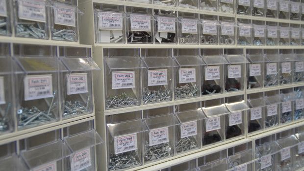 Der Einzelhandel mit Metallwaren, Anstrichmitteln, Bau- und Heimwerkerbedarf lag mit seinen Umsätzen im dritten Quartal nur knapp über Vorjahr. Der Einzelhandel mit Metallwaren, Anstrichmitteln, Bau- und Heimwerkerbedarf lag mit seinen Umsätzen im dritten Quartal nur knapp über Vorjahr.