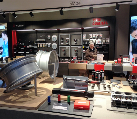 Exklusives Ambiente will Würth Heimwerkern bieten.
Exklusives Ambiente will Würth Heimwerkern bieten.