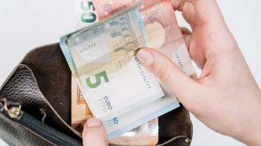 Die Deutschen zeigen sich weiter sparsam