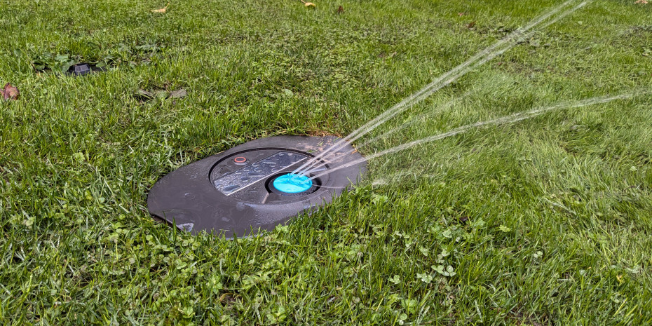 Der „AquaPrecise“-Sprinkler kann auch im Boden versenkt werden. 