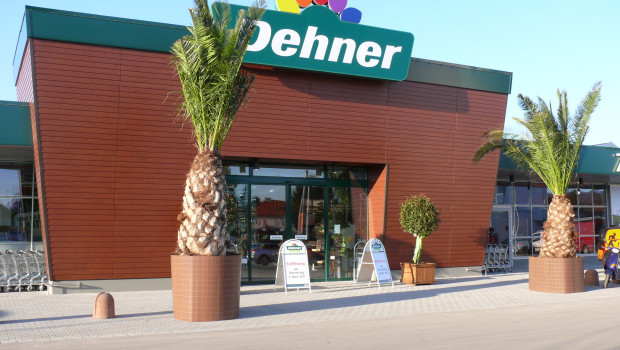 Das 2011 eröffnete Dehner-Gartencenter in Heidelberg wird im Dezember einen Tag lang von Auszubildenden geführt. Das 2011 eröffnete Dehner-Gartencenter in Heidelberg wird im Dezember einen Tag lang von Auszubildenden geführt.
