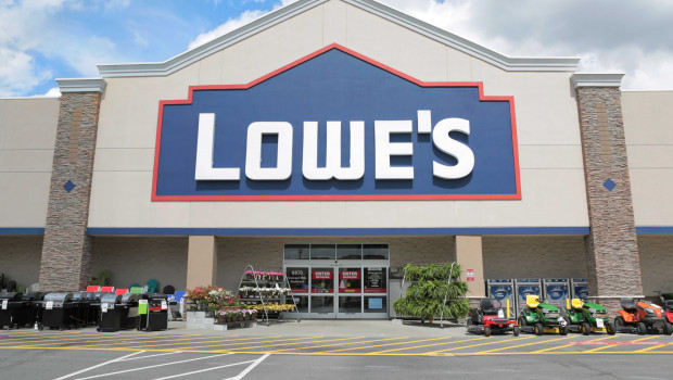 Lowe's, die weltweite Nummer zwei im Baumarktgeschäft, hat im Geschäftsjahr 2017/2018 einen Umsatz von knapp 69 Mrd. USD erzielt. Lowe's, die weltweite Nummer zwei im Baumarktgeschäft, hat im Geschäftsjahr 2017/2018 einen Umsatz von knapp 69 Mrd. USD erzielt.