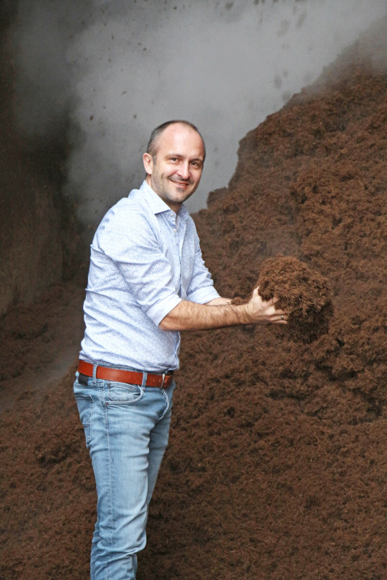 Stolzer Geschäftsführer: Die Timpor-Holzfaser verkauft das Unternehmen von Matthias Ziegler auch an andere Hersteller.