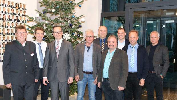 Antrittsbesuch bei der Eurobaustoff: Jochen Müller (3. v. l.), Geschäftsführer E. Raiss GmbH + Co. Baustoffhandel KG, und seine verantwortlichen Mitarbeiter (r.) wurden von Karl-Heinz Rajkowski und Lutz Brinkmann (v. l.) begrüßt.