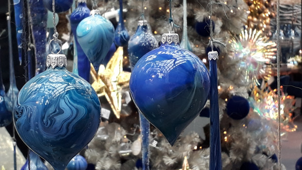 Der Baum trägt in diesem Jahr definitiv Blau: Szene aus der dem Christmasworld-Areal "Decoration Unlimited - Dark Ocean".