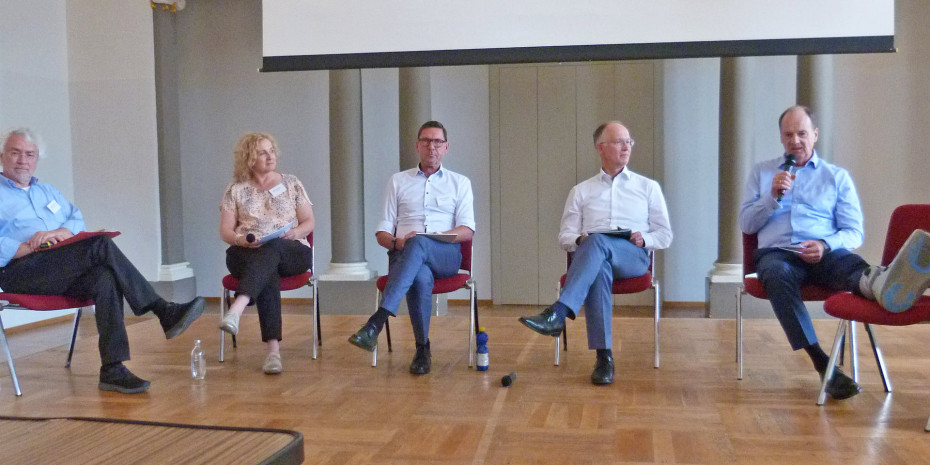 Michael Steinert (von links), Ruth Prinzmeier, Oliver Koopmann, Thomas Hülsmann und Karsten Brandt diskutierten über Nachhaltigkeit. 