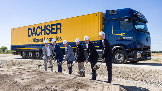Florian Graber, Daan van der Meer und Thomas Henkel vom Logistikzentrum Allgäu, OB Jan Rothenbacher, Alexander Tonn von Dachser Road Logistics sowie Gesellschafter Lukas Unglehrt kamen zum Spatenstich zusammen.