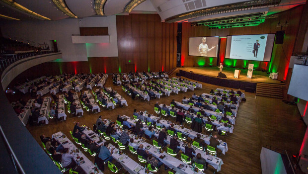 Zum diesjährigen Galabau-Kongress der Hagebau sind 400 Teilnehmer nach Ulm gekommen. Zum diesjährigen Galabau-Kongress der Hagebau sind 400 Teilnehmer nach Ulm gekommen.