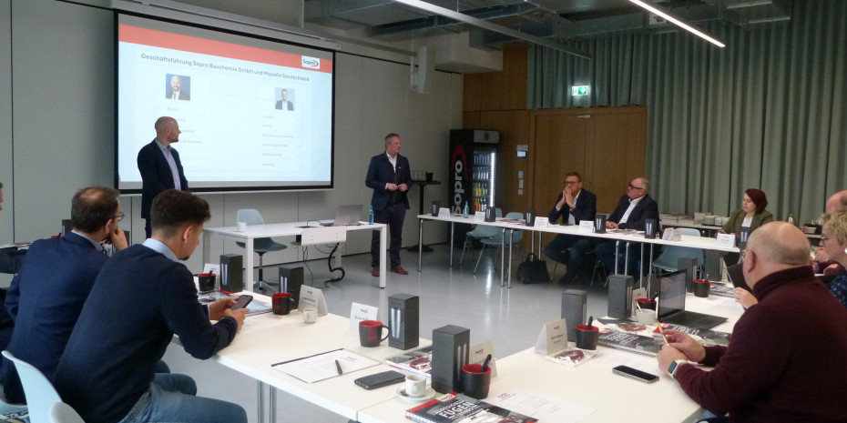 Der Bauchemie-Spezialist gab im Rahmen seines Profi-Tags auch Pressevertretern eine Markteinschätzung sowie einen Ausblick auf das Jahr 2026.&nbsp;