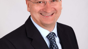 Michael Hürter gibt das Vorstandsmandat der Baumax AG zurück