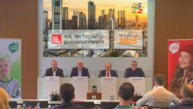 Schlechte Neuigkeiten bei der Pressekonferenz: Der Farben- und Lackbranche geht es nicht gut. 