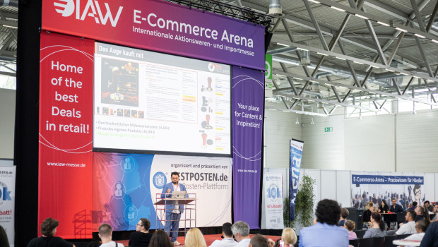 Im Rahmen der Aktionswarenmesse informieren Branchenexperten in der E-Commerce-Arena über Trends und Neuigkeiten aus dem Onlinehandel.