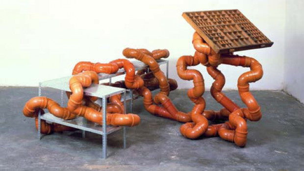 Kunst aus Baumarktmaterialien wie die von Tony Cragg: Die Predigt (1985) zeigt die Städtische Galerie in Bietigheim-Bissingen. Kunst aus Baumarktmaterialien wie die von Tony Cragg: Die Predigt (1985) zeigt die Städtische Galerie in Bietigheim-Bissingen.