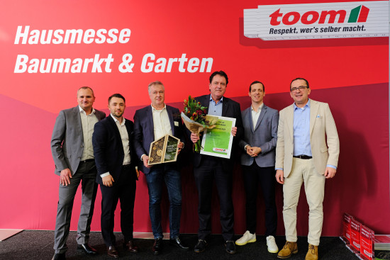 Kosche Holzwerkstoff erhielt den Nachhaltigkeitspreis. 