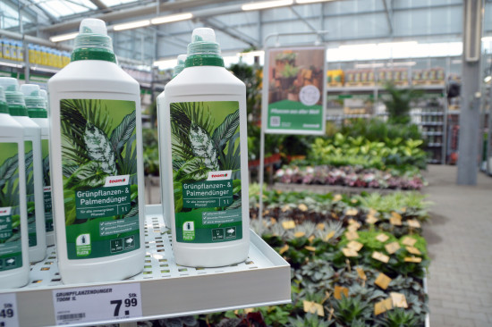 Für das Gartensortiment stehen ein Indoor-Bereich mit Glasdach in der Baumarkthalle sowie ein Kalthaus zur Verfügung. Für das Gartensortiment stehen ein Indoor-Bereich mit Glasdach in der Baumarkthalle sowie ein Kalthaus zur Verfügung.