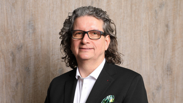 Günther Maukner und sein Team haben mehr als 30 Jahre Markterfahrung in allen relevanten Vertriebskanälen in Österreich. Günther Maukner und sein Team haben mehr als 30 Jahre Markterfahrung in allen relevanten Vertriebskanälen in Österreich.
