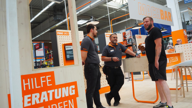 Auch wenn immer mehr online möglich ist – es braucht sie noch, die Mitarbeiter auf der Fläche. 