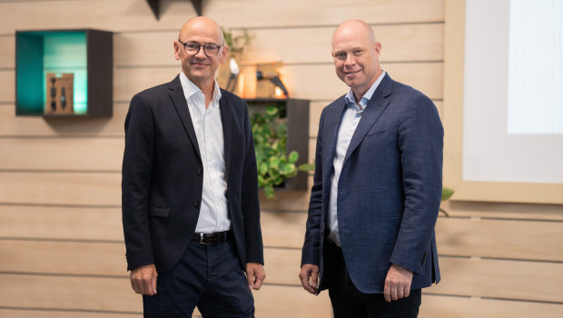 Tobias M. Koerner, Senior Vice President Global Sales der Gardena Division, und Pär Åström, President der Gardena Division, (v.l.) präsentierten das Halbjahresergebnis der Gardena Division. Tobias M. Koerner, Senior Vice President Global Sales der Gardena Division, und Pär Åström, President der Gardena Division, (v.l.) präsentierten das Halbjahresergebnis der Gardena Division.