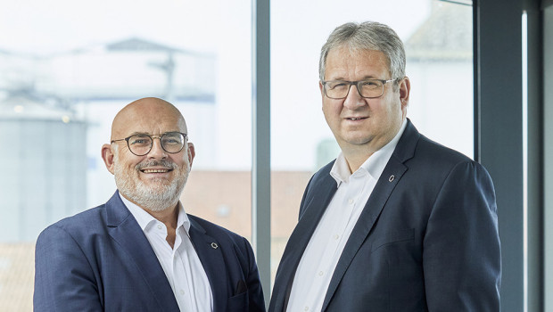 Ziel erreicht: Die beiden Bauvista-Geschäftsführer Johannes Häringslack (l.) und Jörg Kronenberg blicken zufrieden auf 2022 zurück.