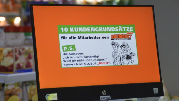 Die fast schon legendären "10 Kundengrundsätze" von Globus Baumarkt haben die Mitarbeiterinnen und Mitarbeiter stets präsent.