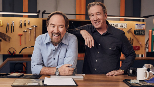 Tim Allen (r.) und Richard Karn stehen nach 30 Jahren wieder gemeinsam im Heimwerkerstudio und lassen hämmern.