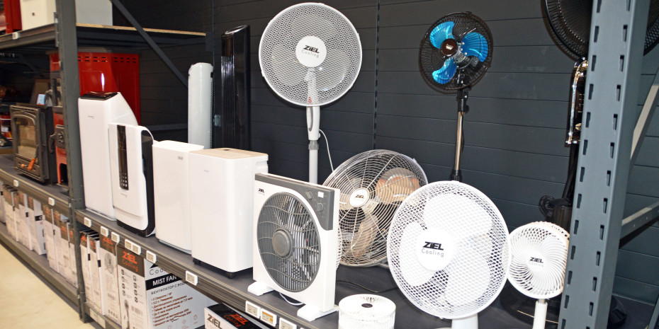 Hitze kann auch hilfreich sein: Den Baumärkten hat sie im Juni ein Umsatzplus im Segment Technik/Büro/Unterhaltung – dazu gehören Ventilatoren & Co. – von 29,0 gebracht. Hitze kann auch hilfreich sein: Den Baumärkten hat sie im Juni ein Umsatzplus im Segment Technik/Büro/Unterhaltung – dazu gehören Ventilatoren & Co. – von 29,0 gebracht.