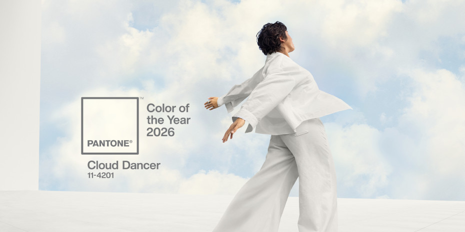 Das Key Visual der Color of the Year 2026 „Pantone 11-4201 Cloud Dancer“ setzt auf Emotion.&nbsp;