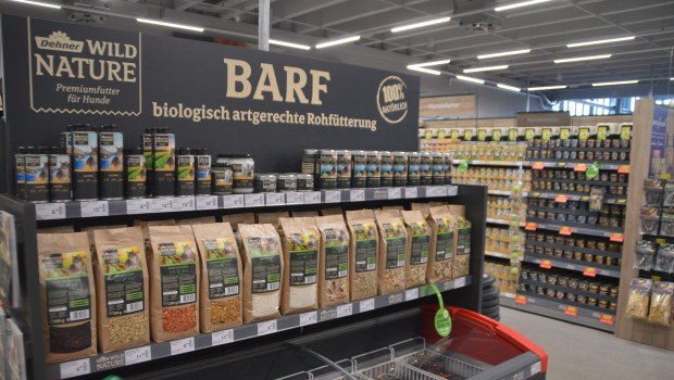 Barfen, das Füttern mit Rohfleisch, ist nach wie vor ein Trend im Heimtiermarkt.