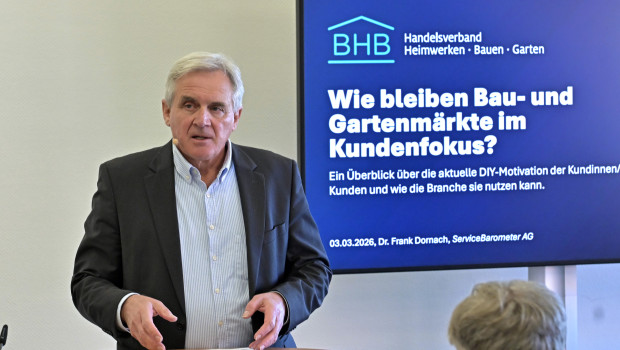 Frank Dornach von der Servicebarometer AG präsentierte auf der BHB-Pressekonferenz aktuelle Ergebnisse des Kundenmonitors.