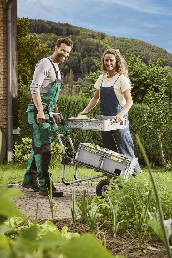 Das Transportsystem TS 2500 von wolfcraft mit flexibler 2-in-1-Funktion: Je nach Bedarf lässt sich das TS 2500 im Handumdrehen zur Sackkarre oder zum Schubwagen umbauen. Das Transportsystem TS 2500 von wolfcraft mit flexibler 2-in-1-Funktion: Je nach Bedarf lässt sich das TS 2500 im Handumdrehen zur Sackkarre oder zum Schubwagen umbauen.