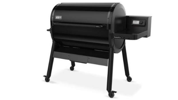 Der Smoke Fire Holzpelletgrill Stealth Edition den Red Dot Award ist komplett in Schwarz mit mattschwarzen Elementen gehalten.