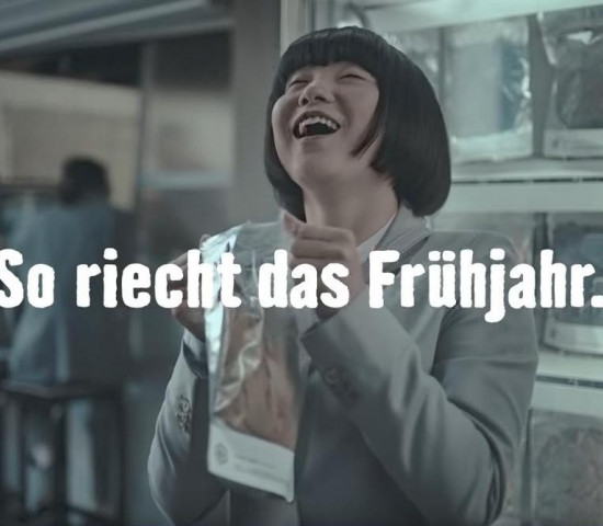 An der aktuellen Fernsehwerbung von Hornbach gibt es teils heftige Kritik.