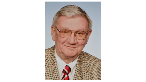 Wolfgang Halle leitete das Unternehmen über Jahrzehnte hinweg. Wolfgang Halle leitete das Unternehmen über Jahrzehnte hinweg.