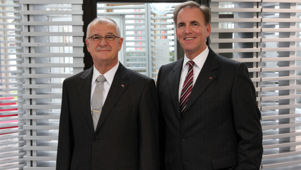 Die Roto Frank AG startet mit dem nächsten strategischen Investment in das Jahr 2016: Vorstandsvorsitzender Dr. Eckhard Keill (l.) und Finanzvorstand Michael Stangier. Die Roto Frank AG startet mit dem nächsten strategischen Investment in das Jahr 2016: Vorstandsvorsitzender Dr. Eckhard Keill (l.) und Finanzvorstand Michael Stangier.