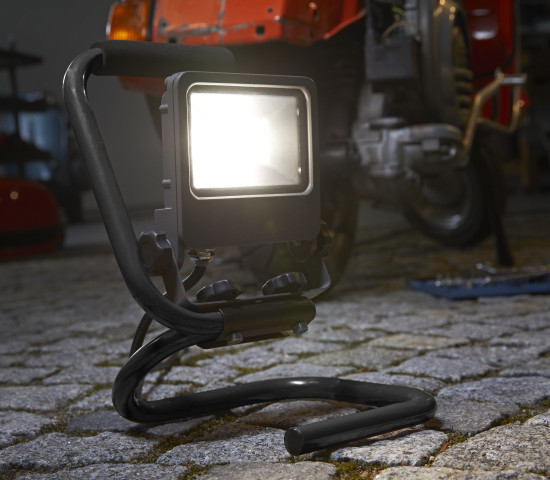 Insbesondere für das technische Licht erhofft sich der Anbieter von der Fokussierung auf die Marke Osram eine Steigerung der Absatzzahlen. Insbesondere für das technische Licht erhofft sich der Anbieter von der Fokussierung auf die Marke Osram eine Steigerung der Absatzzahlen.