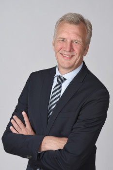 Rainer Zumholte wird neues Vorstandsmitglied der Westag & Getalit AG für die Sparte Oberflächen/Elemente.