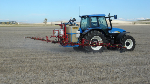 Glyphosat wird hauptsächlich in der Landwirtschaft eingesetzt. Der Wirkstoff kommt aber auch im Hobbygarten zur Anwendung. Foto: Infoportal Glyphosat/Monsanto Glyphosat wird hauptsächlich in der Landwirtschaft eingesetzt. Der Wirkstoff kommt aber auch im Hobbygarten zur Anwendung. Foto: Infoportal Glyphosat/Monsanto