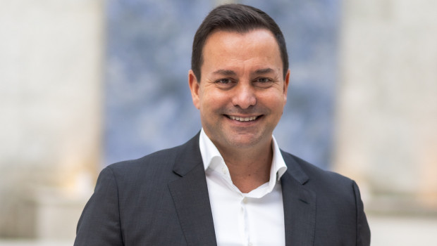 Cem Özcan ist seit 1. Juli 2025 Vertriebsleiter der Sparte Boden und Bindemittel bei der Knauf Gips KG. 