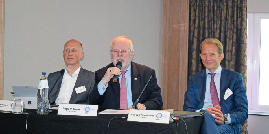 Vorsitzender des EPLF, Max von Tippelskirch (r.), Eberhard Herrmann (l.), Geschäftsführer EPLF, Peter H. Meyer.
