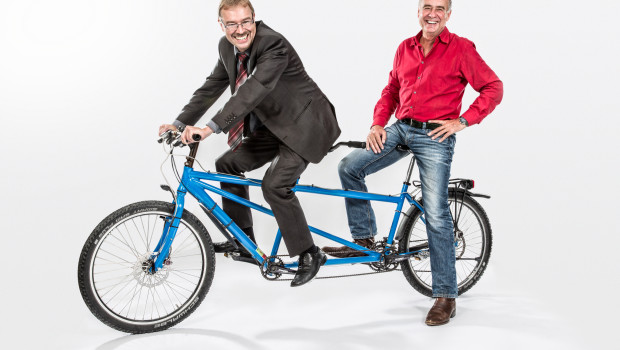 Günter Hiermaier (l.) wurde zum zweiten Geschäftsführer der Unternehmen Liqui Moly und Meguin berufen. Gemeinsam mit Ernst Prost wird er die Geschäfte verantworten. Günter Hiermaier (l.) wurde zum zweiten Geschäftsführer der Unternehmen Liqui Moly und Meguin berufen. Gemeinsam mit Ernst Prost wird er die Geschäfte verantworten.
