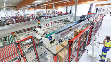 Neue Frontenanlage für kleine Losgrößen bei Egger in Bünde