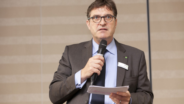 In den sechs Jahren seiner Geschäftsführung hat Johannes Welsch - hier bei der Moderation des jüngsten IVG-Forums Gartenmarkt im November 2016 - die Arbeit und das Auftreten des Verbands entscheidend geprägt.