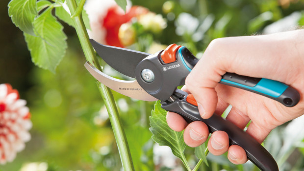 Unter anderem mit einer neuen Generation Gartenscheren geht Gardena in die kommende Saison.