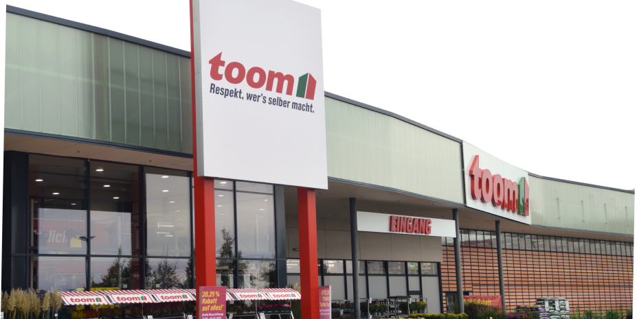 Mit einer geschwungenen Fassade begrüßt der neue Toom-Standort seine  Kunden. Mit einer geschwungenen Fassade begrüßt der neue Toom-Standort seine  Kunden.